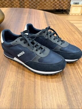 Hugo Boss Men's Parkour L-Running Sneaker. Dark blue and White